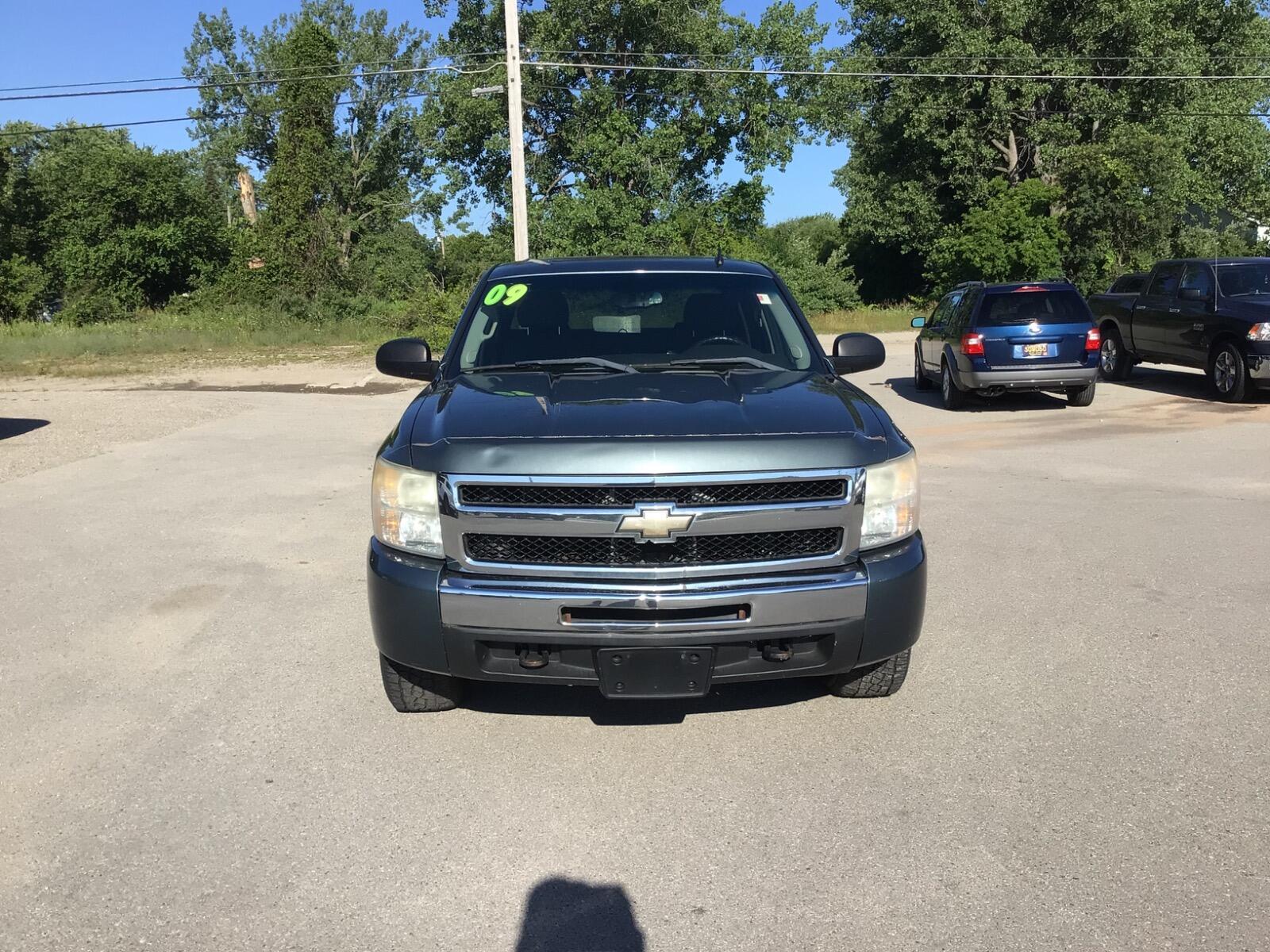 Used 2009 Chevrolet Silverado 1500 1LT with VIN 3GCEK233X9G155634 for sale in Tawas City, MI