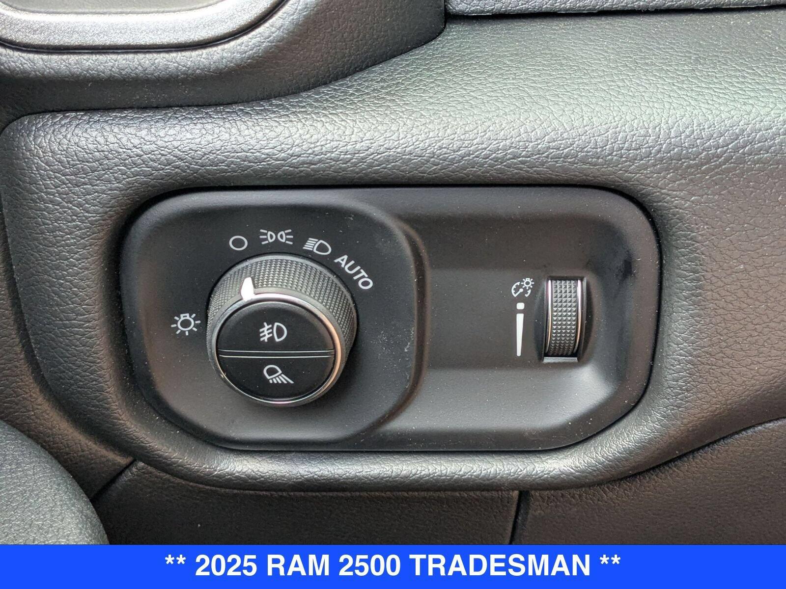 2025 RAM 2500 Tradesman - Photo 15