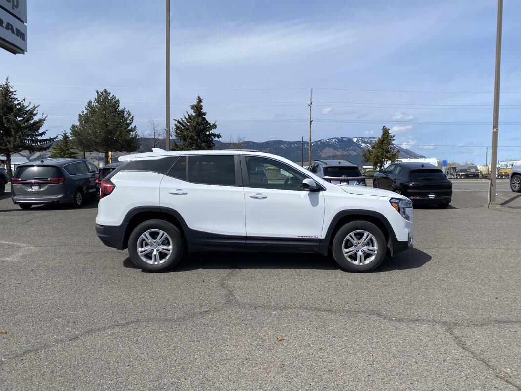 Used 2024 GMC Terrain SLE with VIN 3GKALTEG4RL342557 for sale in Island City, OR