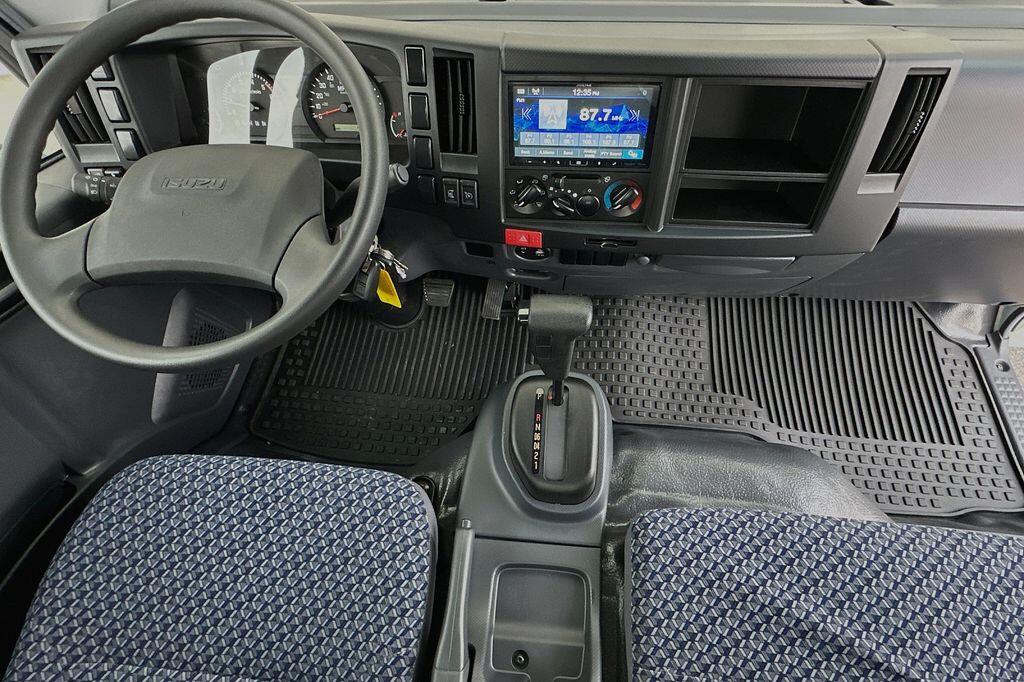 2024 Isuzu NPR HD - Photo 9