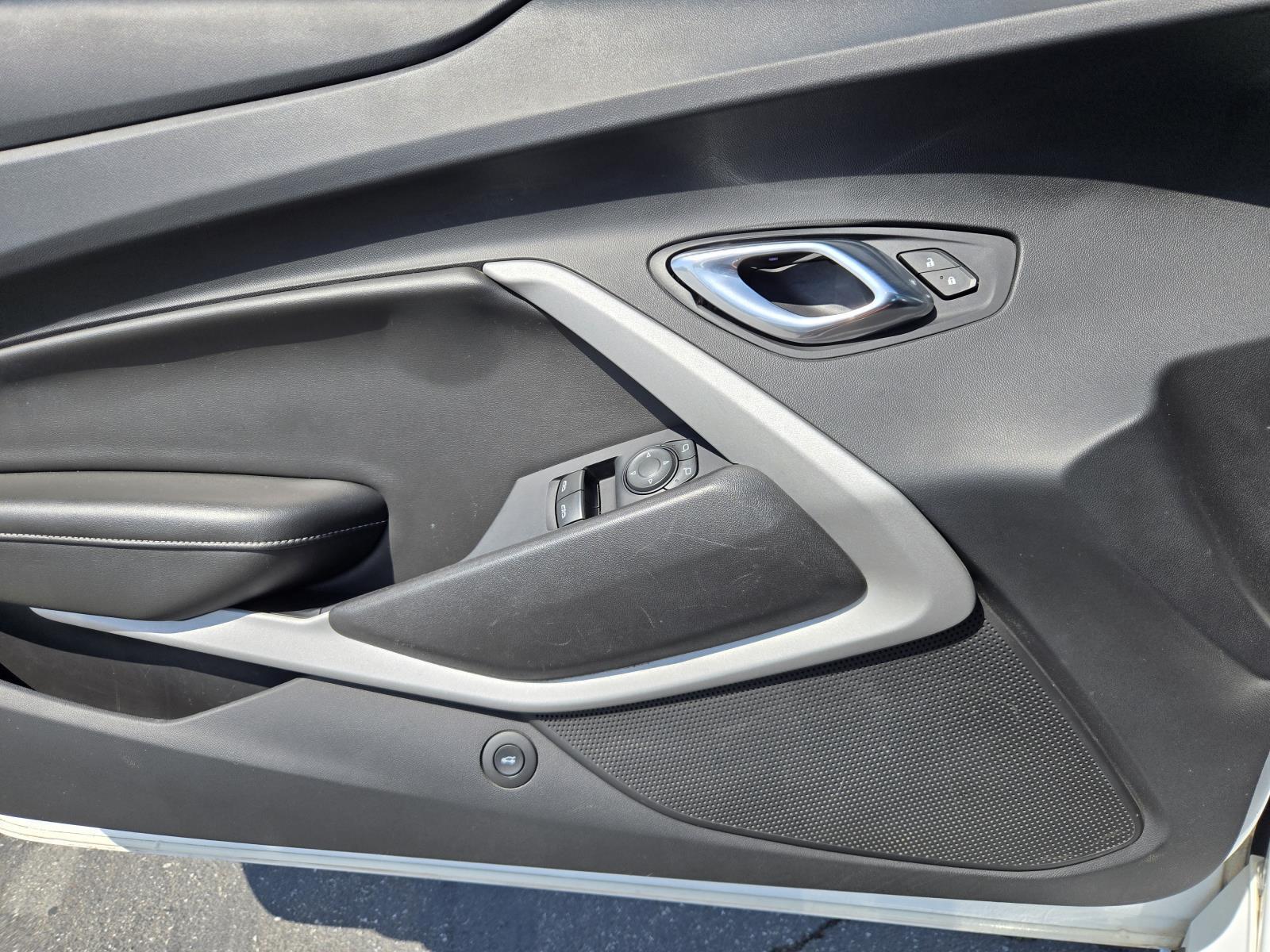 2020 Chevrolet Camaro 1LT - Photo 17
