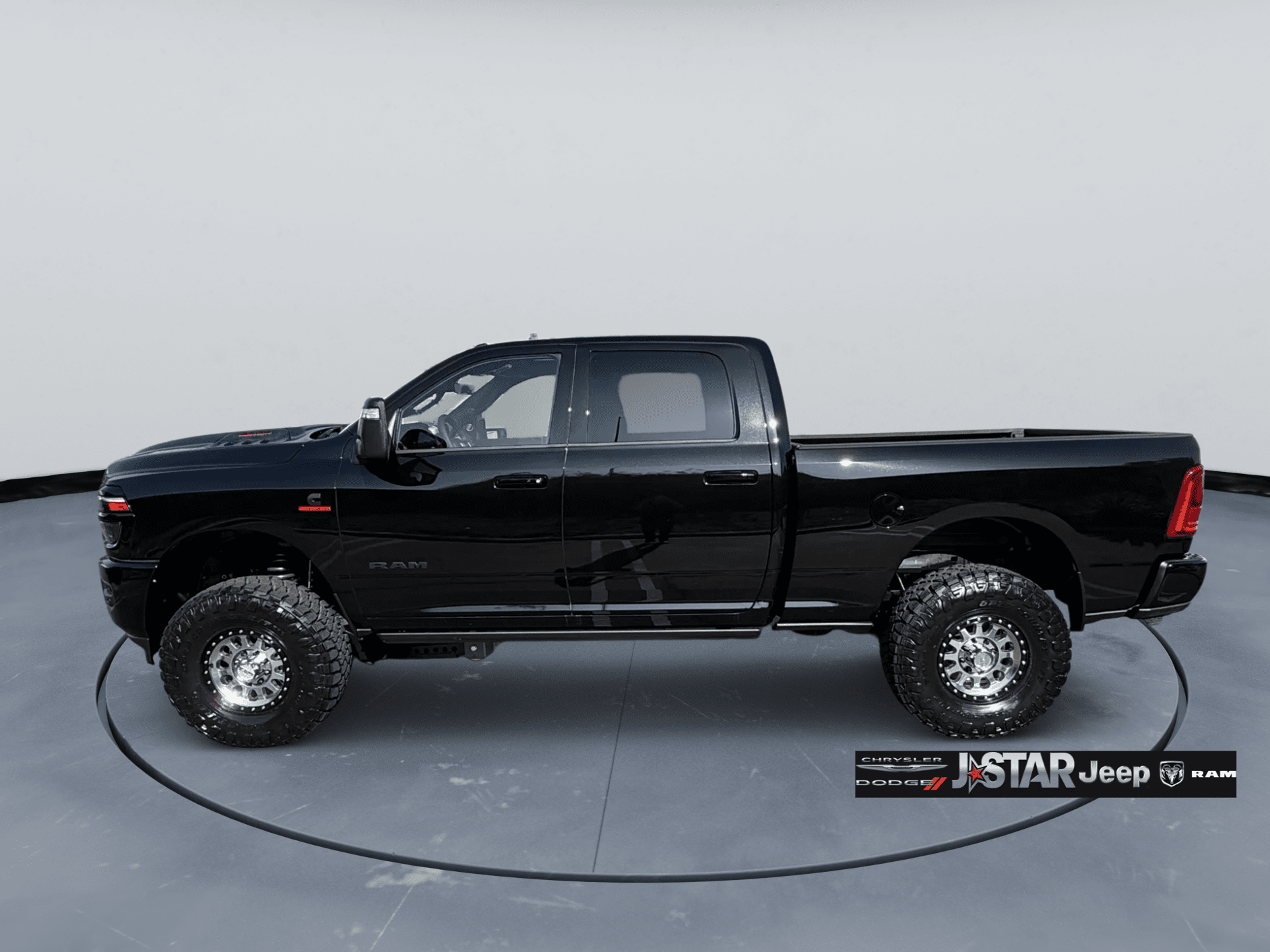 2026 RAM 2500 Laramie - Photo 8