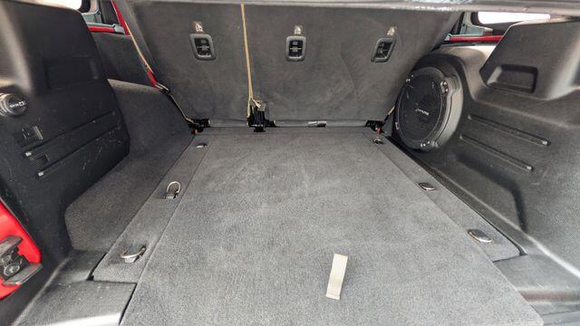 2020 Jeep Wrangler Unlimited Black and Tan - Photo 13