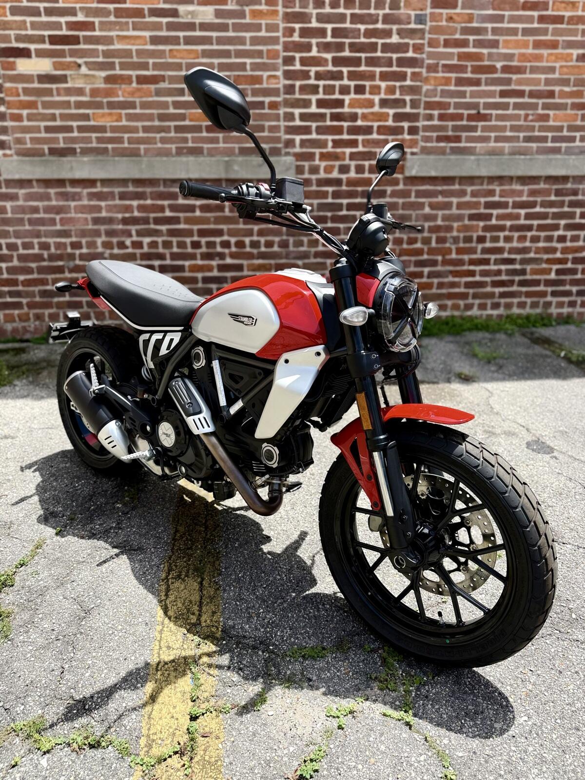 New 2024 Ducati SCRAMBLER ICON 