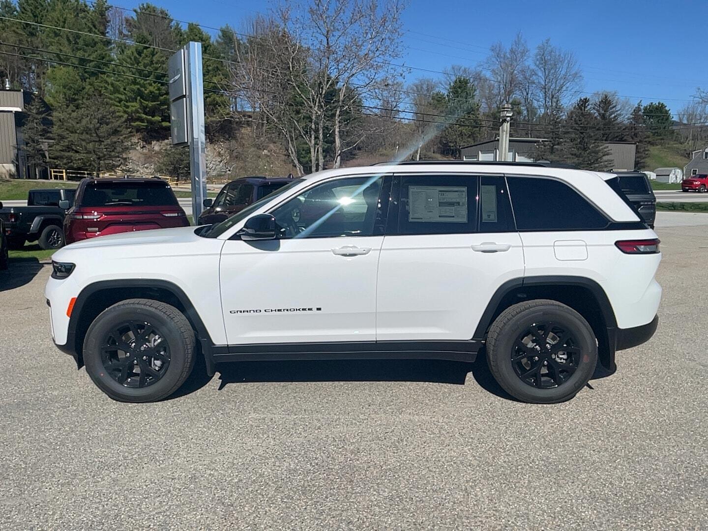 View vehicle photo 7