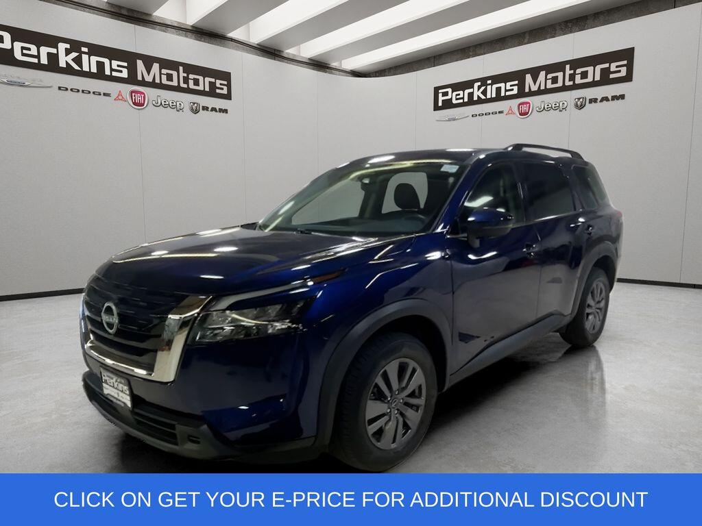 2025 Nissan Pathfinder SV