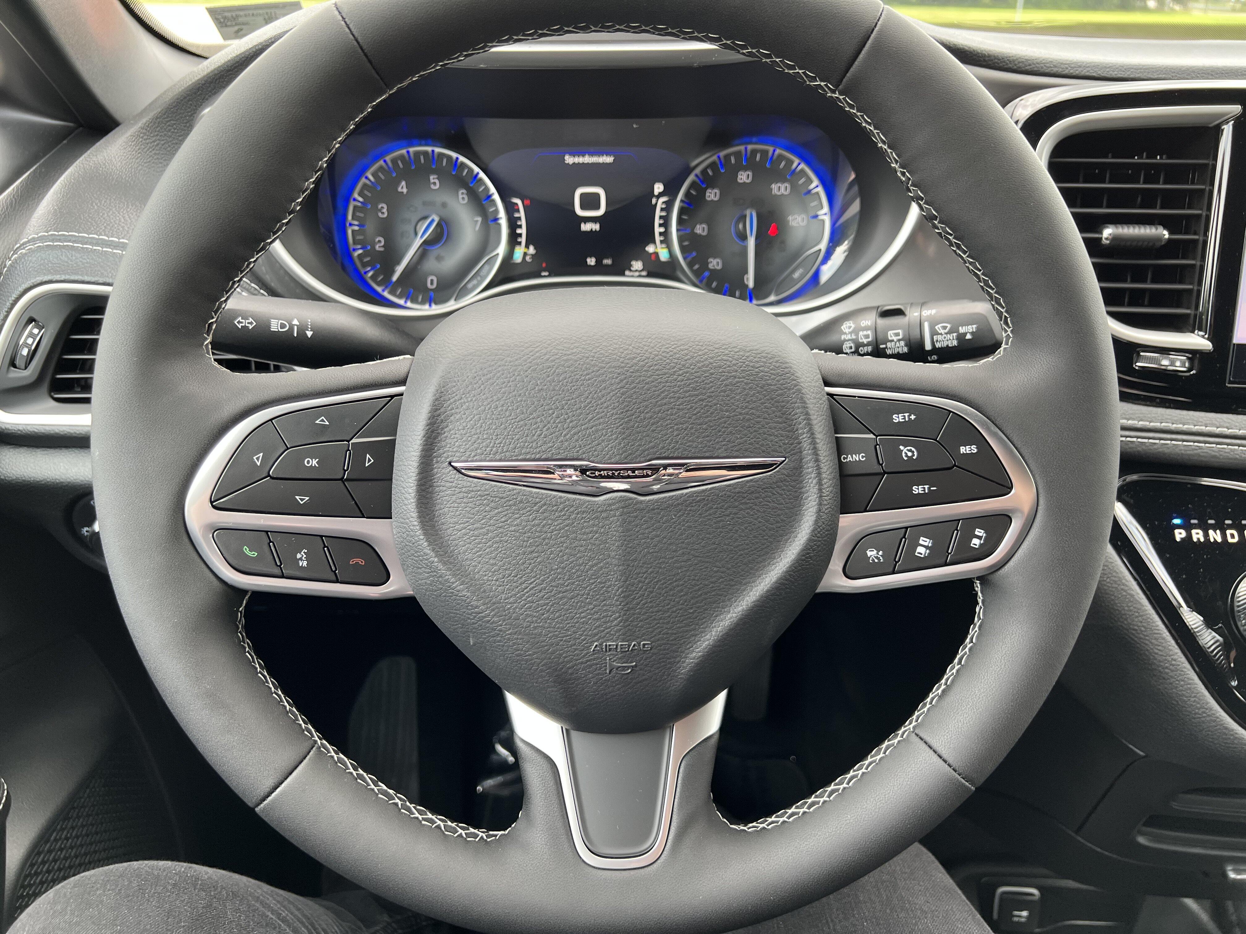 2026 Chrysler Pacifica Select - Photo 11