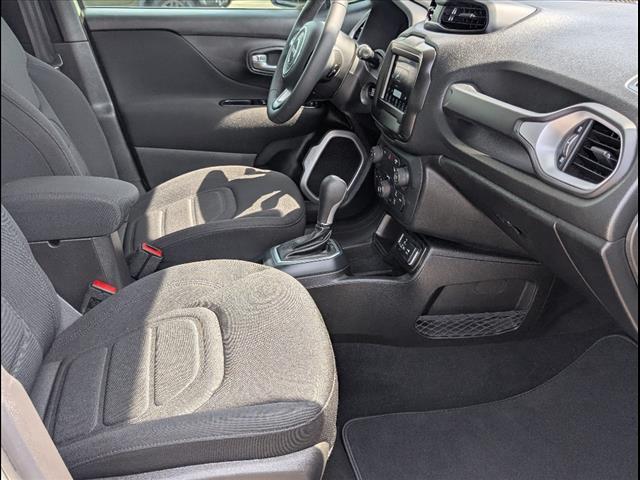 2021 Jeep Renegade Latitude - Photo 14