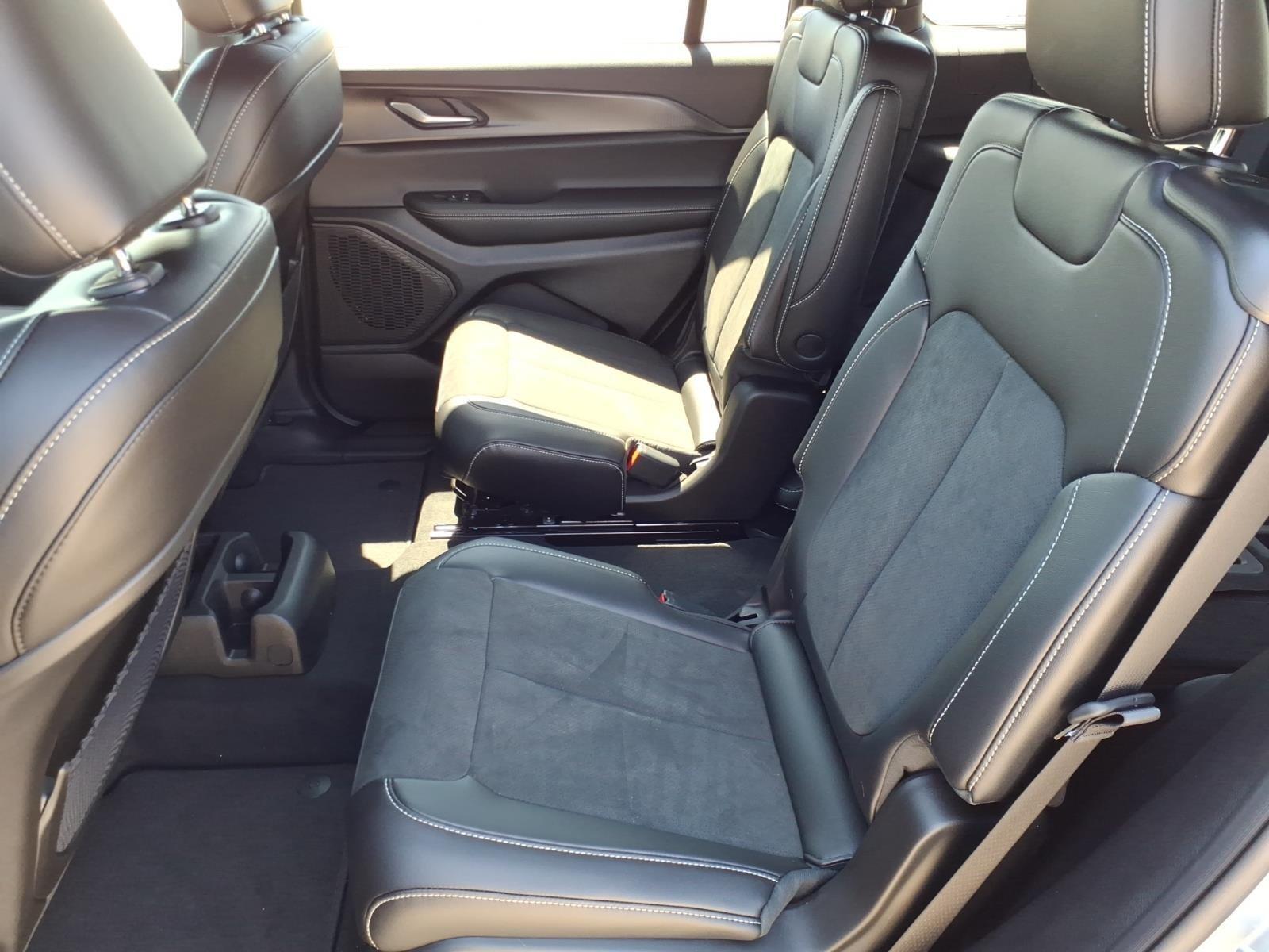 2025 Jeep Grand Cherokee L Altitude - Photo 10