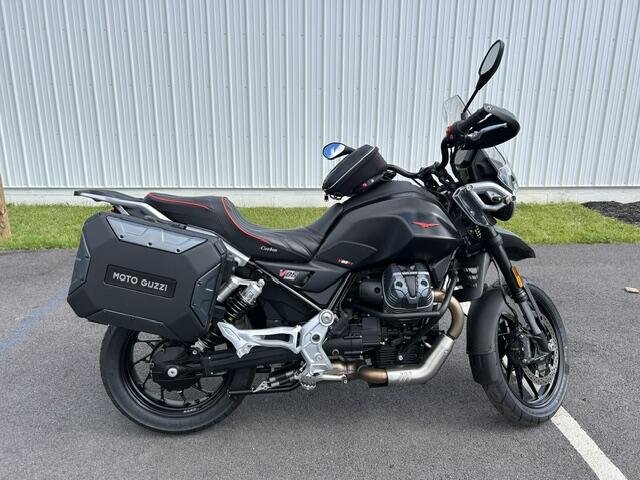 2025 Moto Guzzi V85 Strada