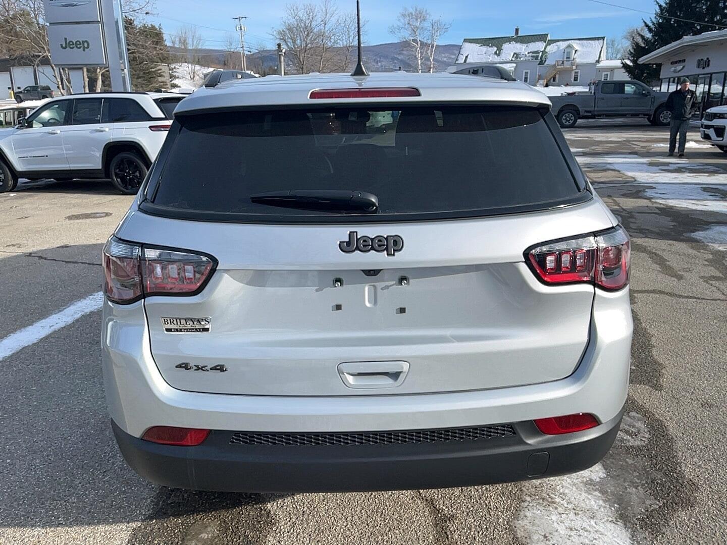 View vehicle photo 6