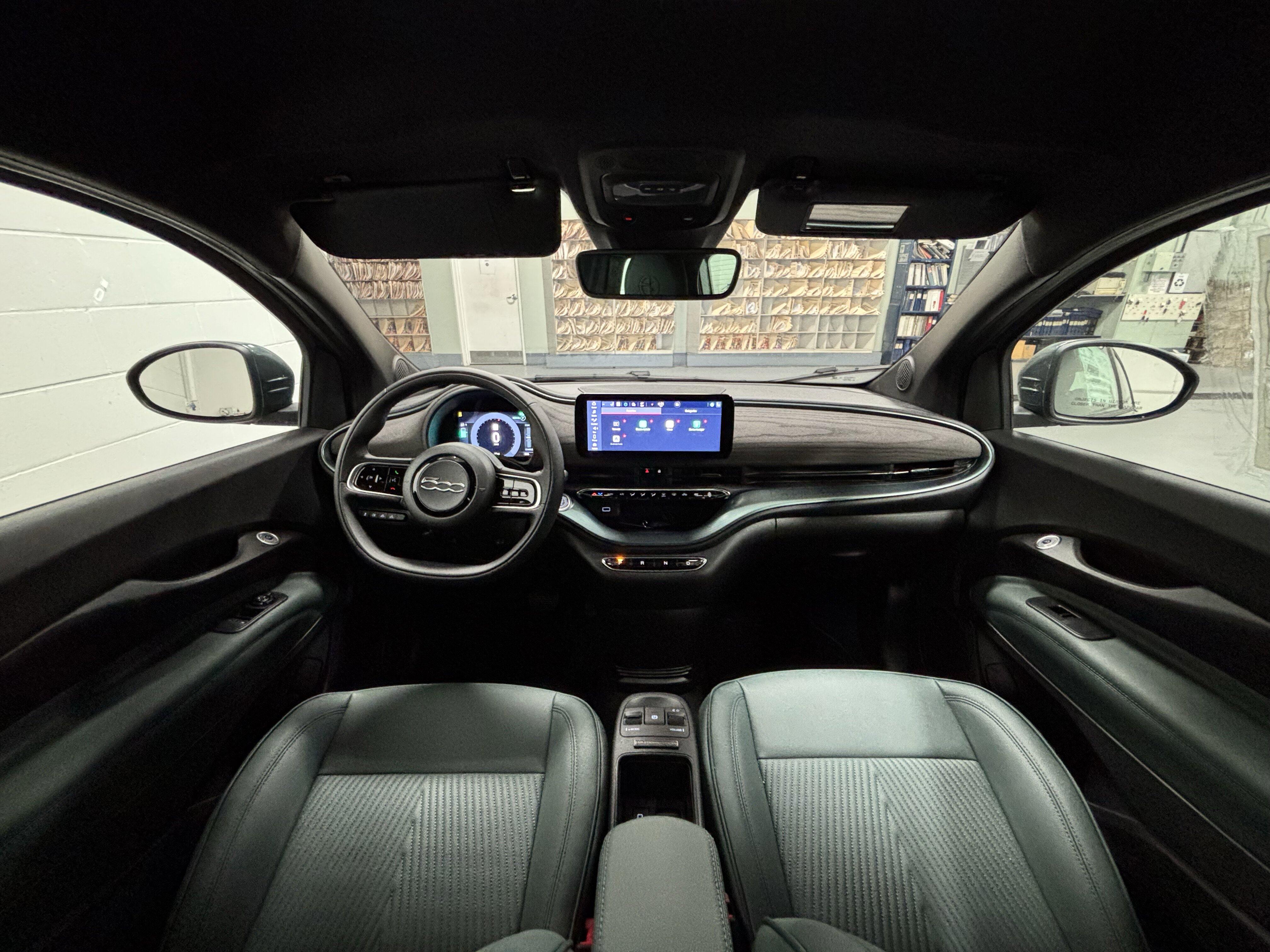 2025 FIAT 500e Base - Photo 12
