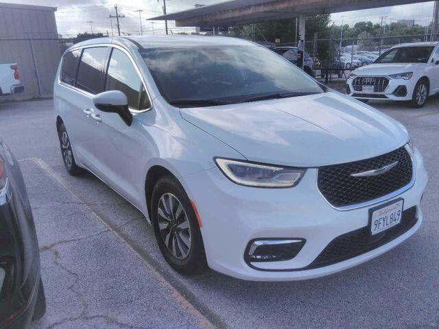 2023 Chrysler Pacifica Hybrid Touring L