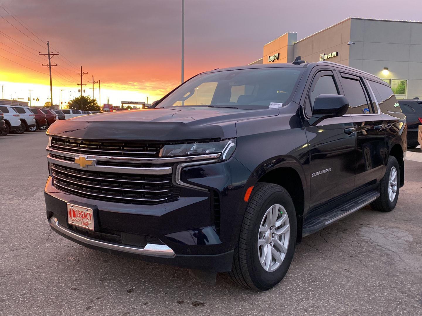 2022 Chevrolet Suburban LT's photo