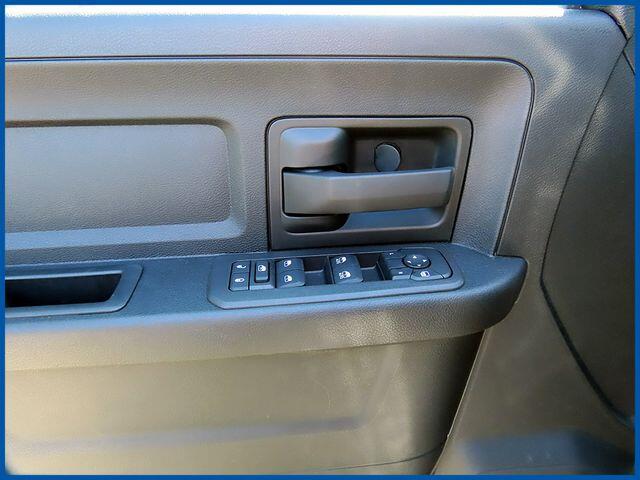 2025 RAM 3500 Chassis Tradesman - Photo 12