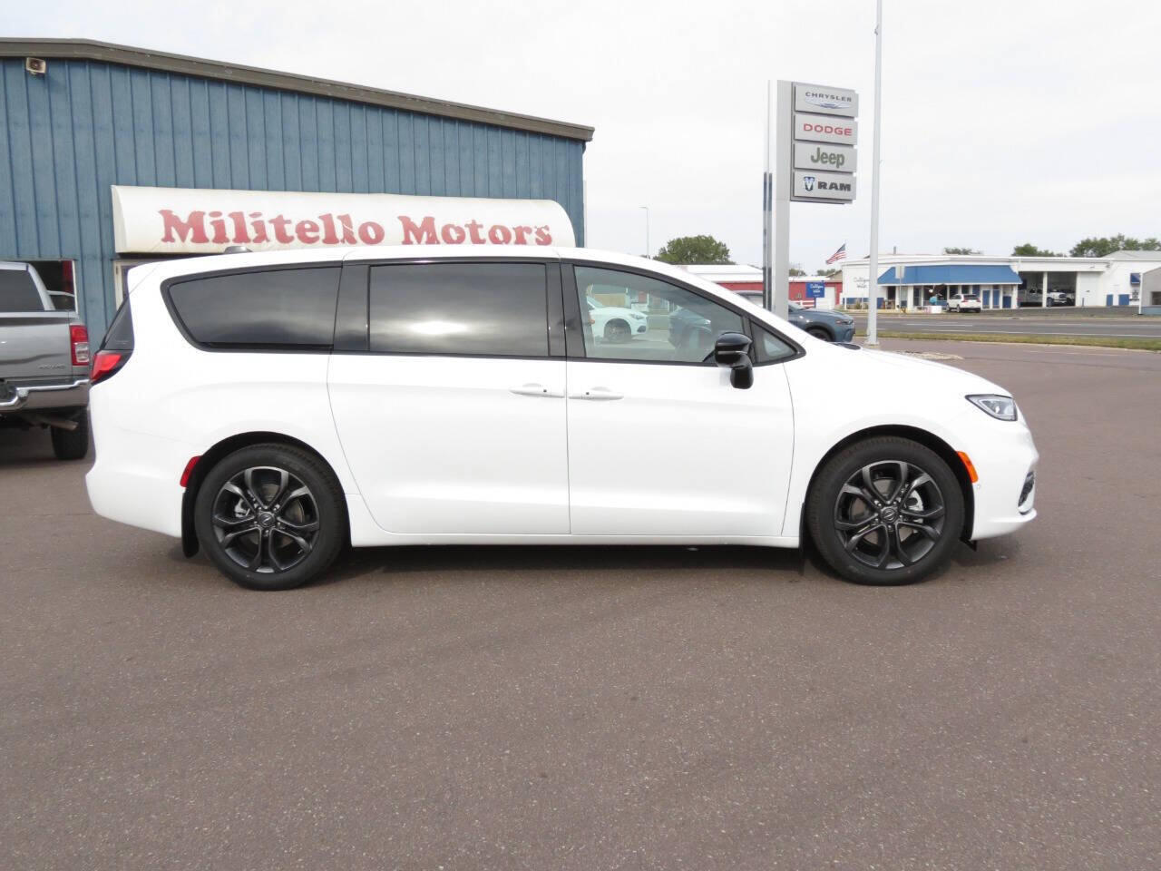 2026 Chrysler Pacifica