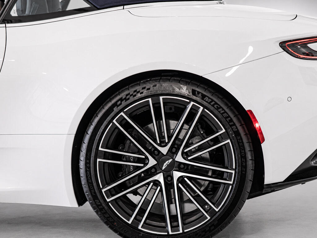 2026 Aston Martin DB12 Base - Photo 11