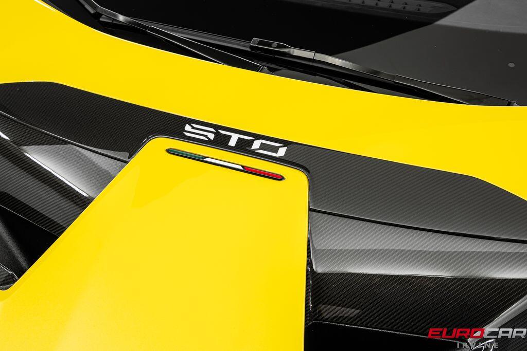 2022 Lamborghini Huracan STO *HUGE CARBON OPTIONS * FRONT LIFT*Image 9