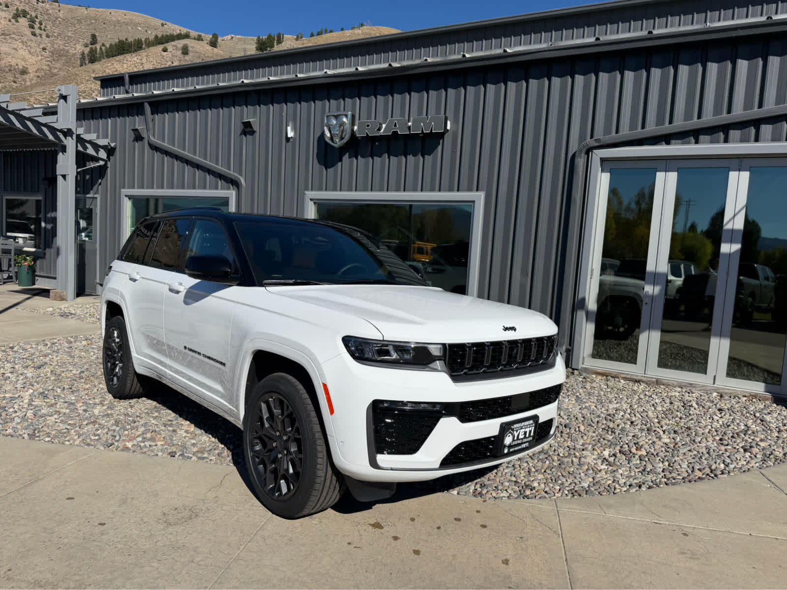 2027 Jeep Grand Cherokee Summit