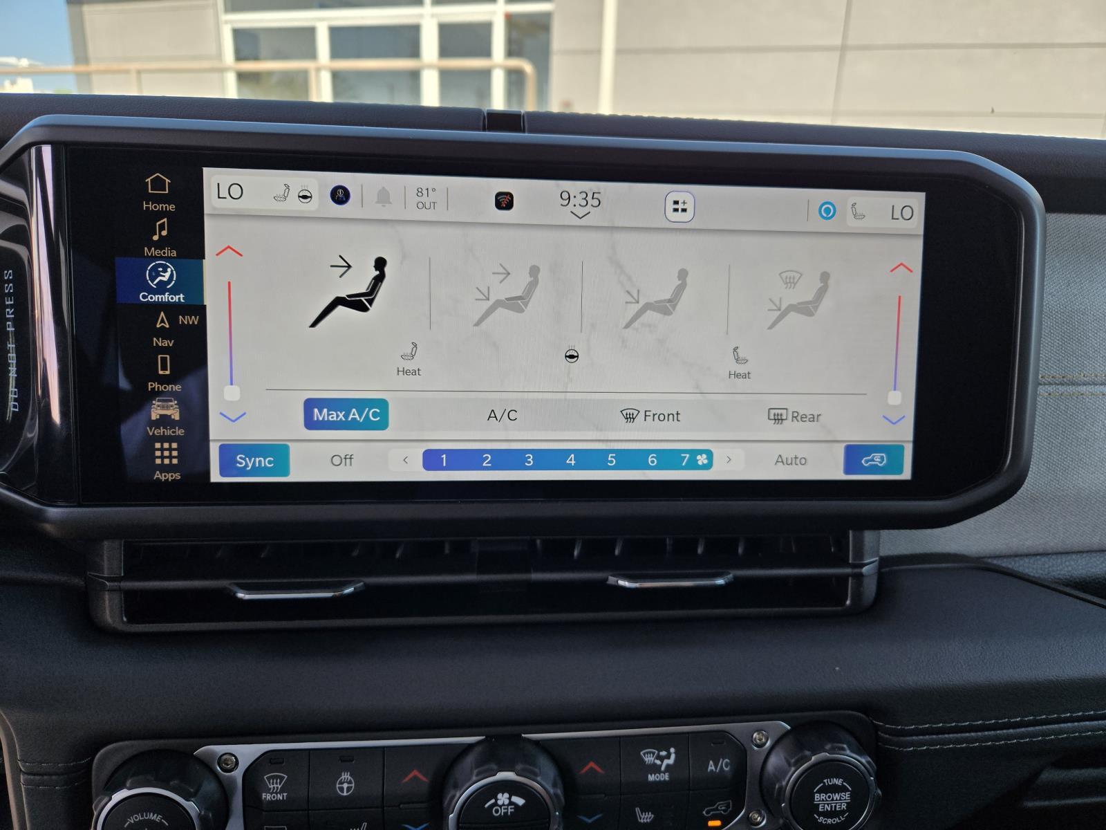 2025 Jeep Wrangler 4-Door Sahara - Photo 11