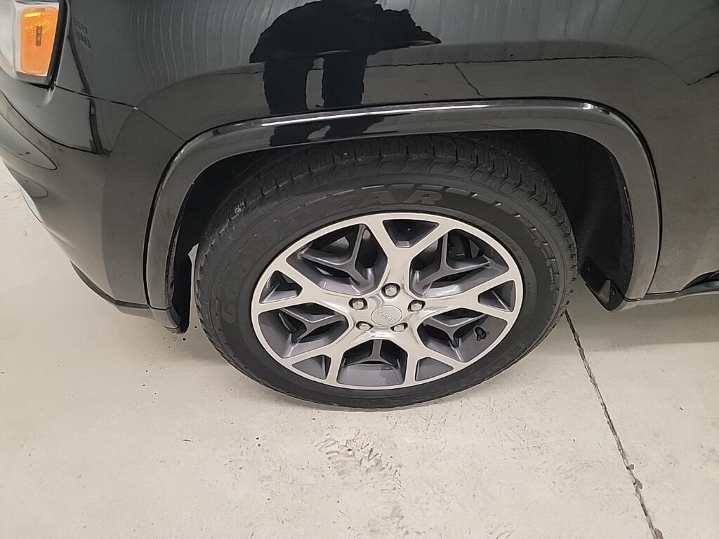 Used 2019 Jeep Grand Cherokee Overland with VIN 1C4RJFCTXKC802960 for sale in Cedarburg, WI
