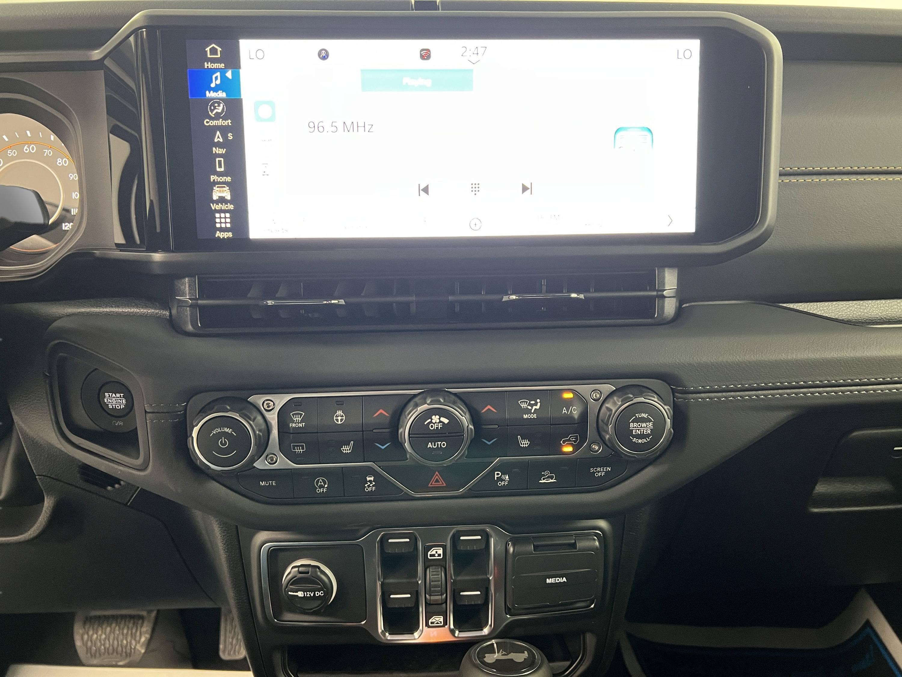 2026 Jeep Wrangler 4-Door Sahara - Photo 16