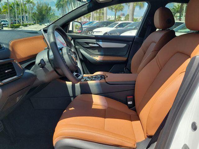 2025 VinFast VF 8 Plus - Photo 8