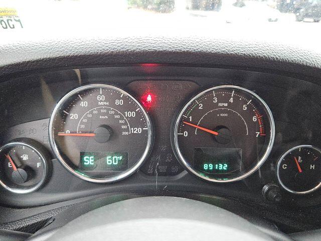 2011 Jeep Wrangler Unlimited Sahara - Photo 13