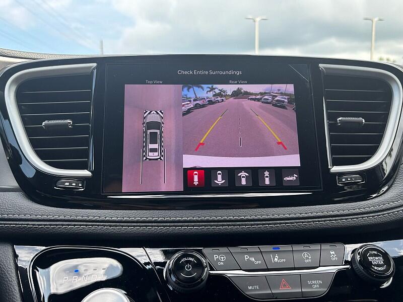 2025 Chrysler Pacifica Select - Photo 14