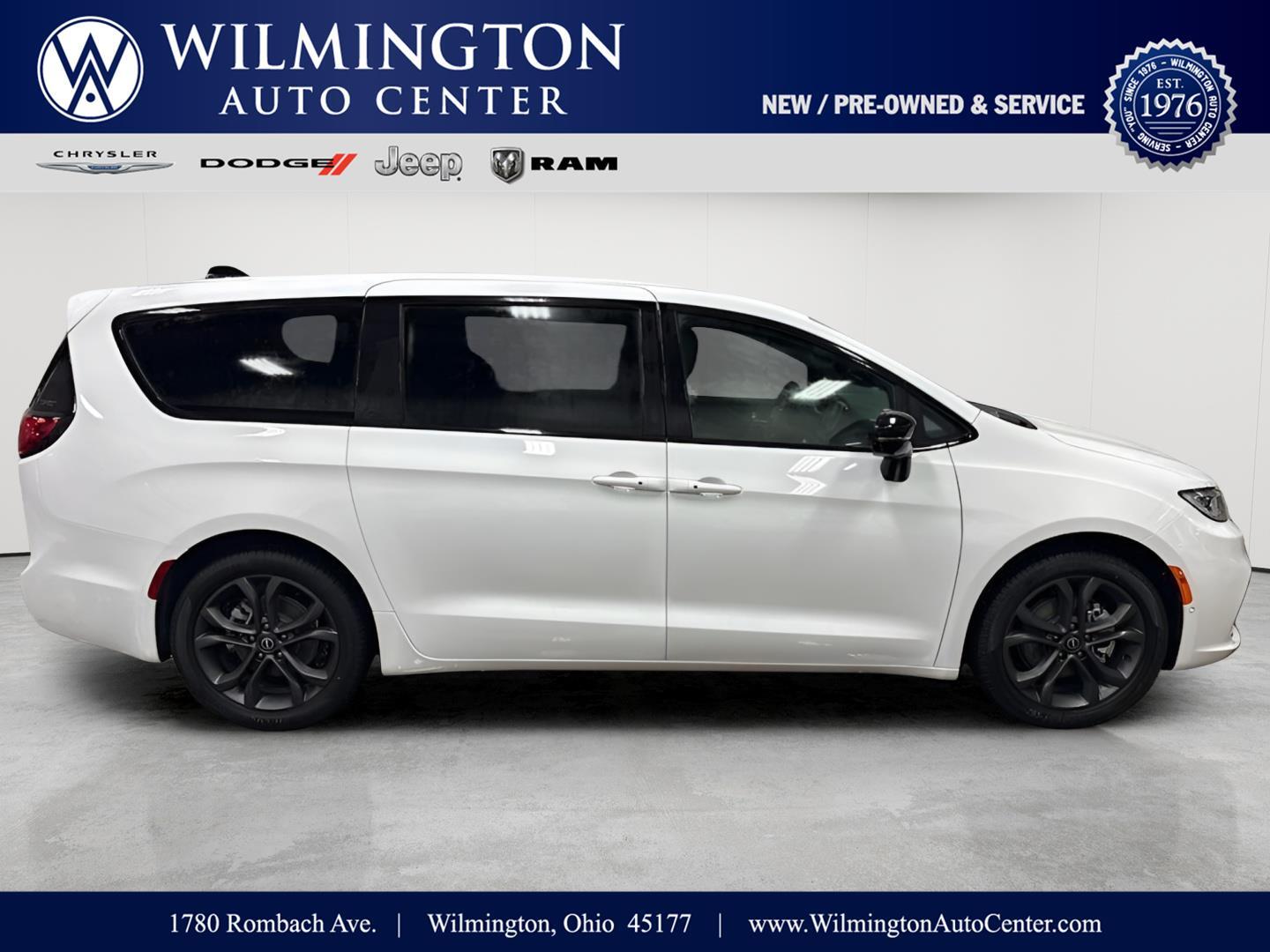 2026 Chrysler Pacifica Select
