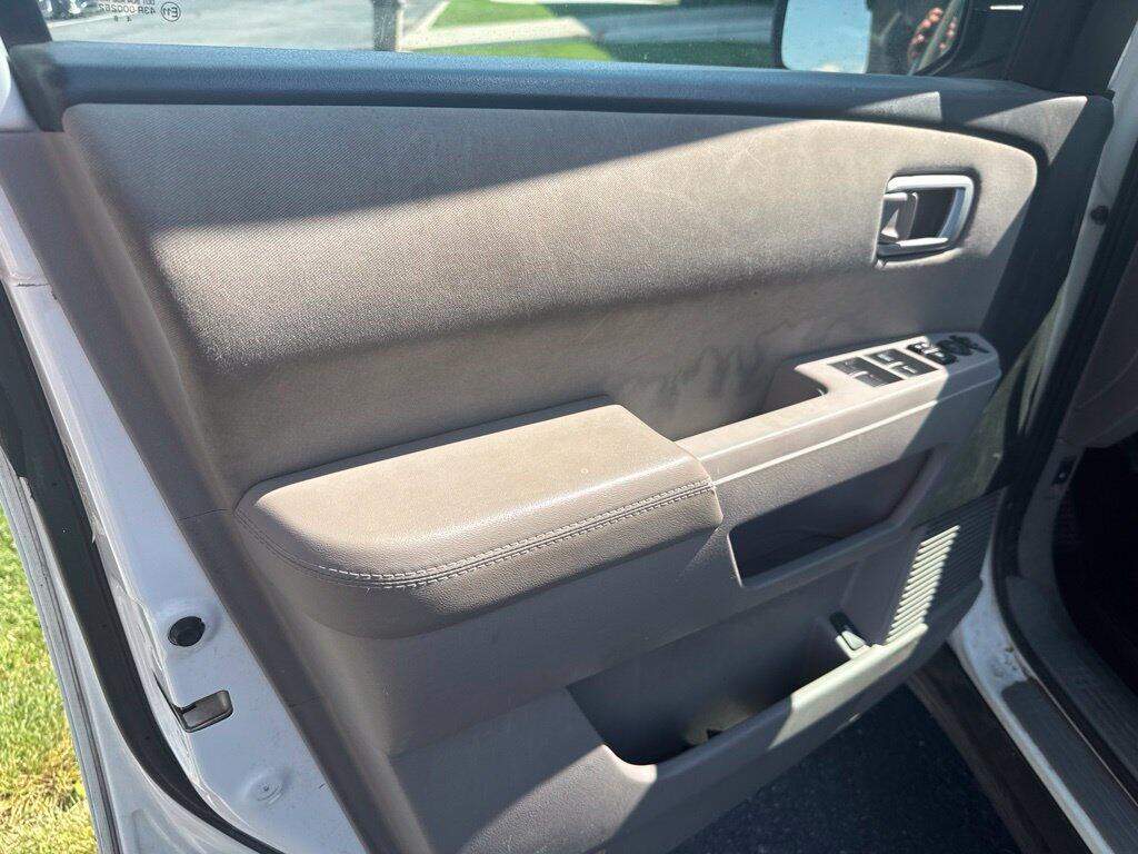 2013 Honda Pilot LX - Photo 10