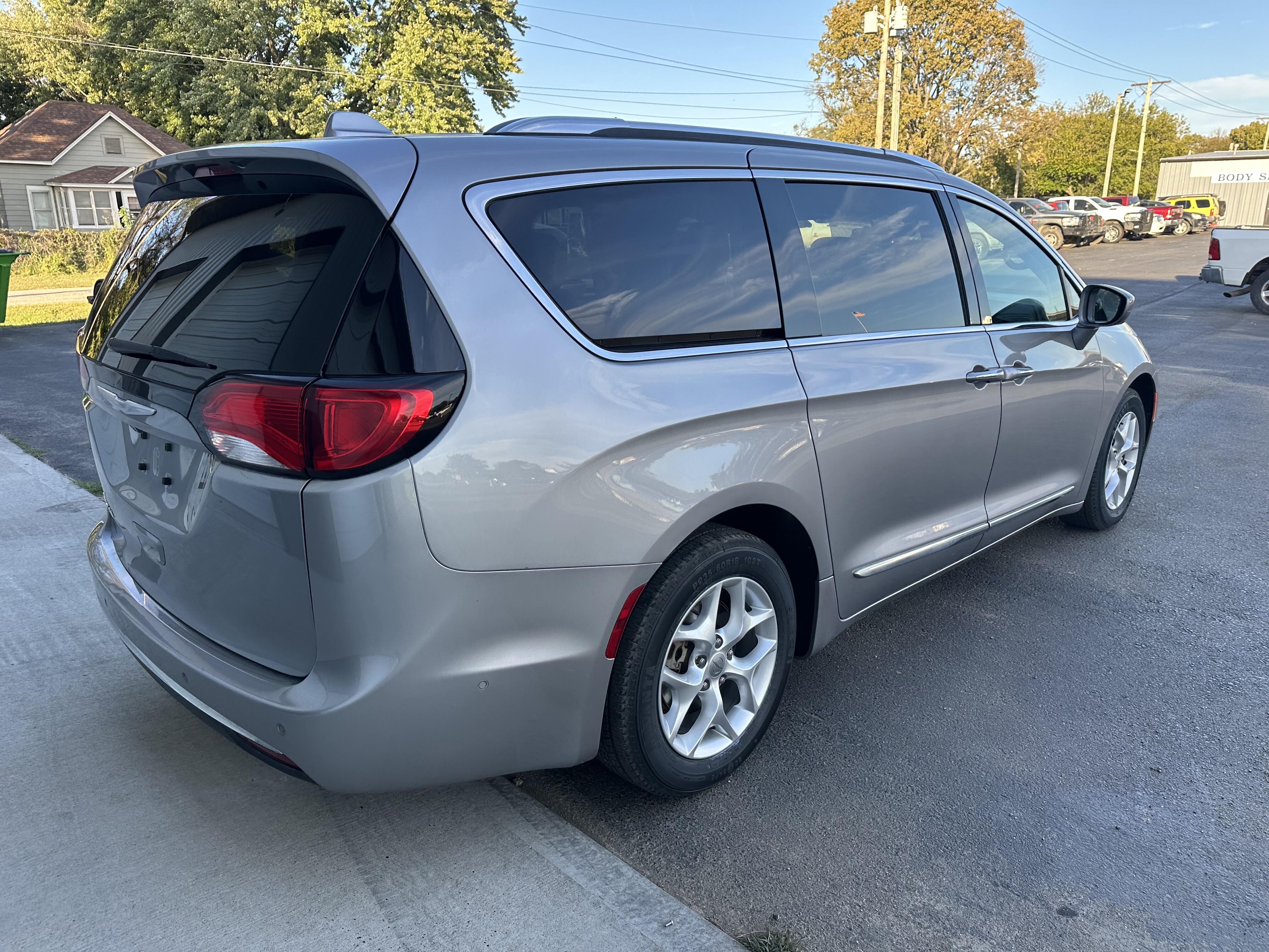 Used 2017 Chrysler Pacifica Touring-L Plus with VIN 2C4RC1EGXHR644407 for sale in Chanute, KS