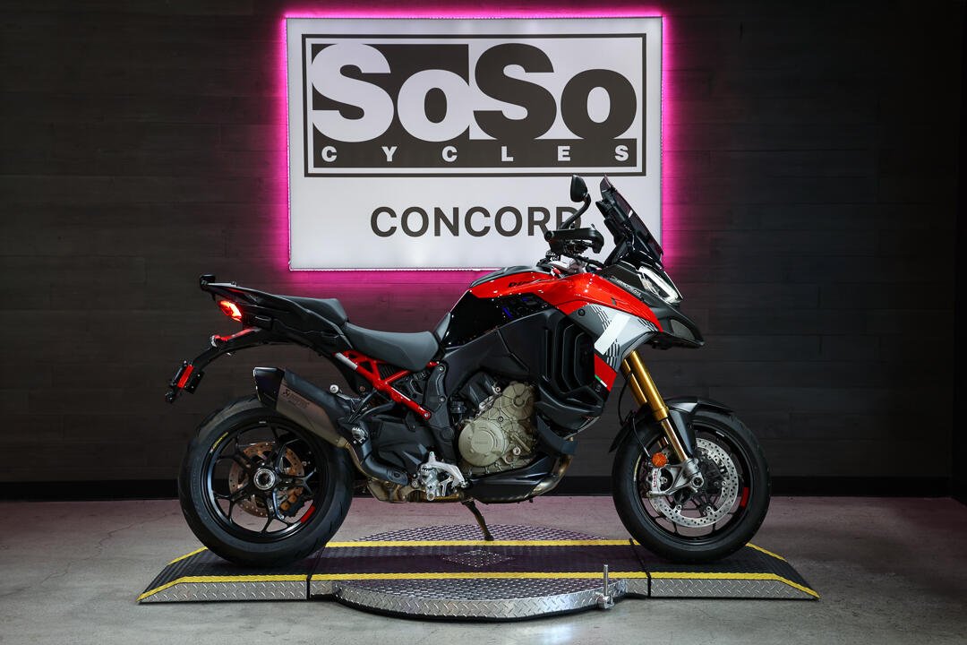 2026 Ducati MULTISTRADA V4 PIKES PEAK