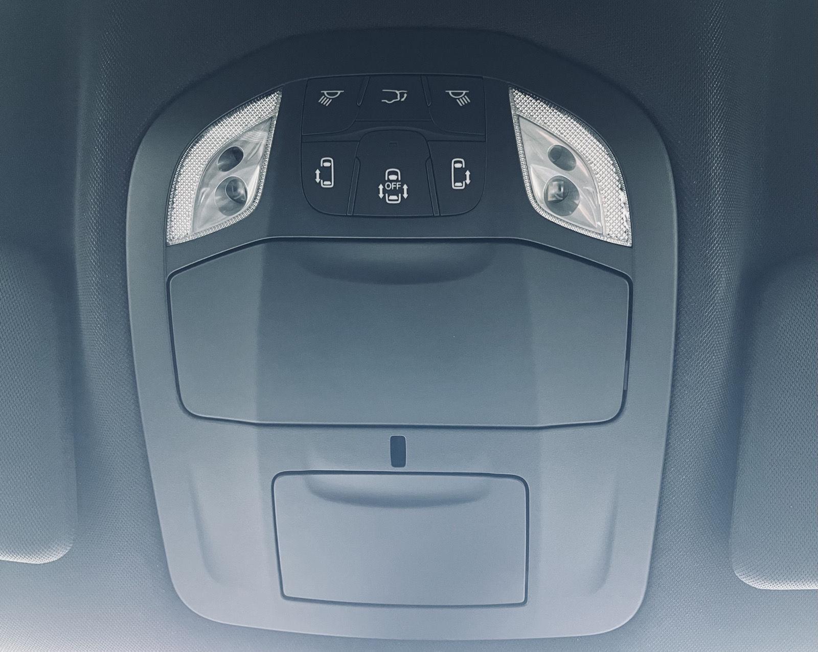 2026 Chrysler Voyager LX - Photo 33