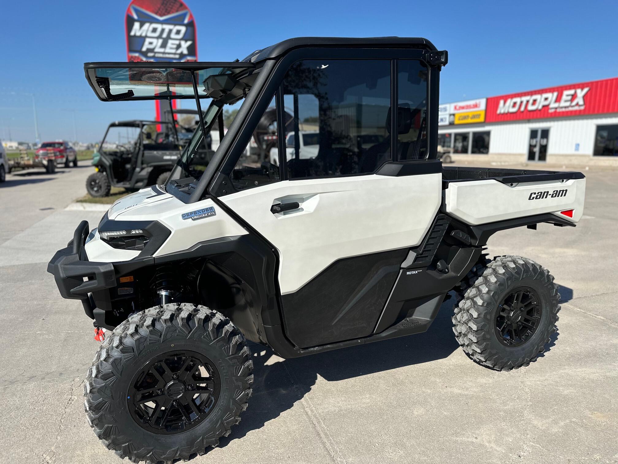 2026 Can-Am Defender Limited HD11