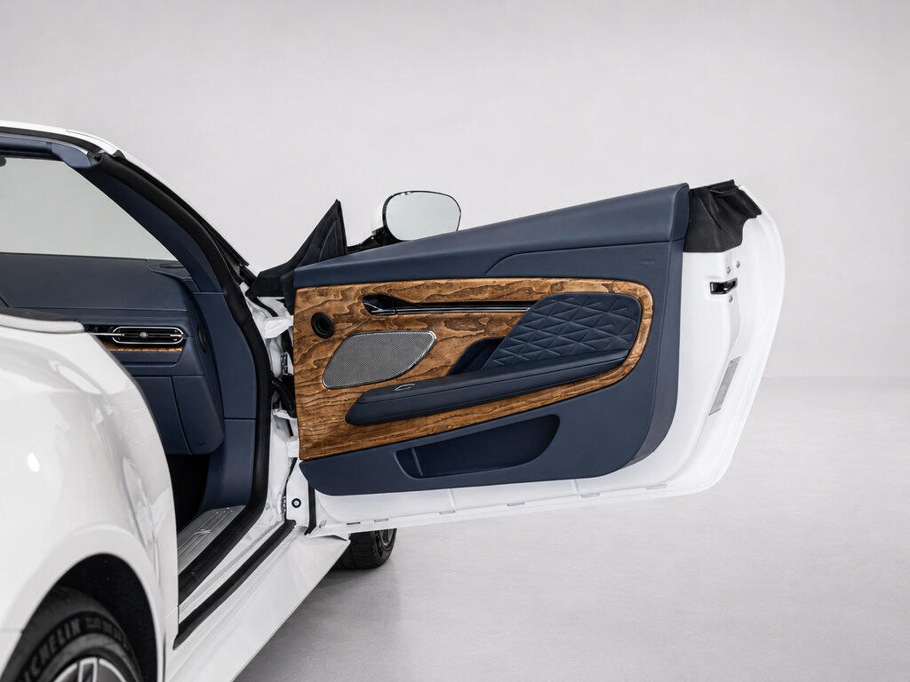 2026 Aston Martin DB12 Base - Photo 30
