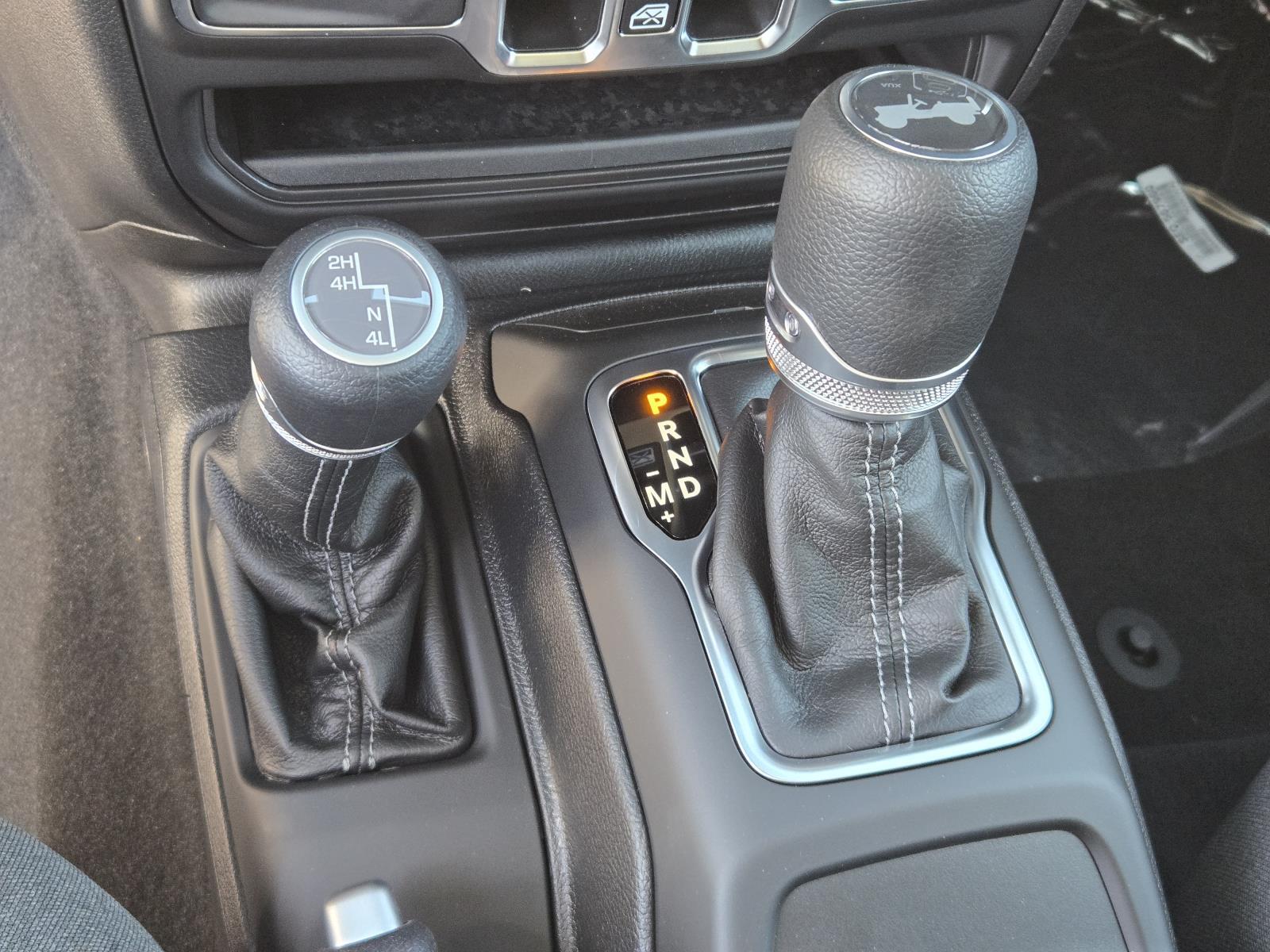 2025 Jeep Wrangler 4-Door Sahara - Photo 17