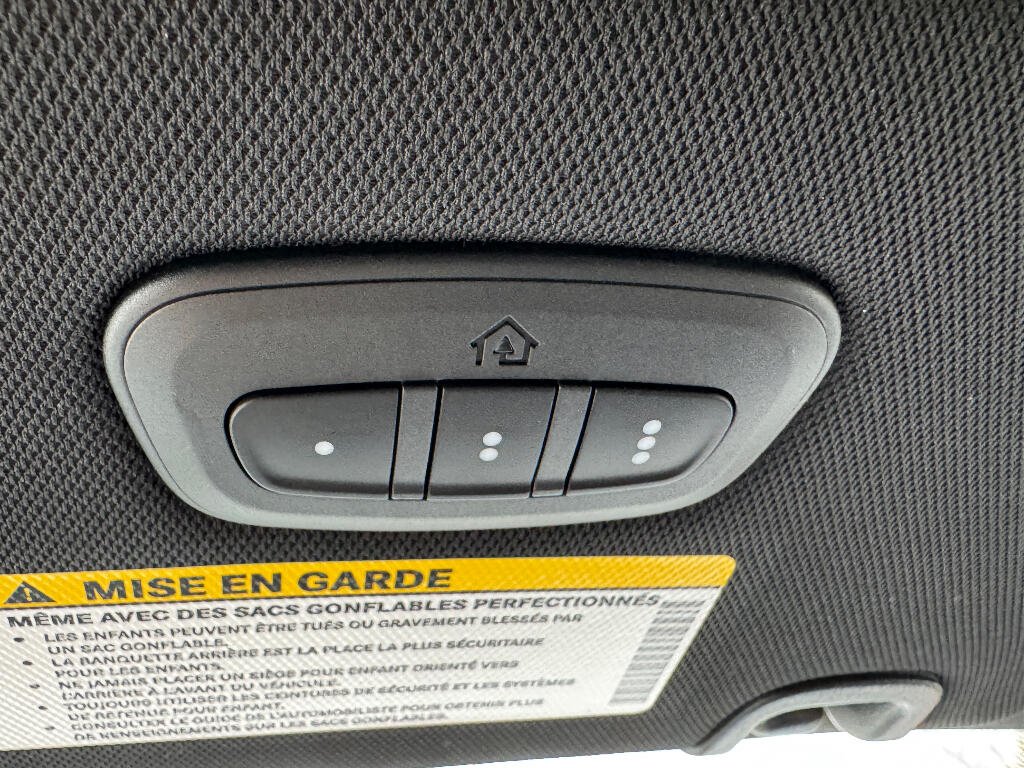 2026 Chrysler Pacifica Select - Photo 19