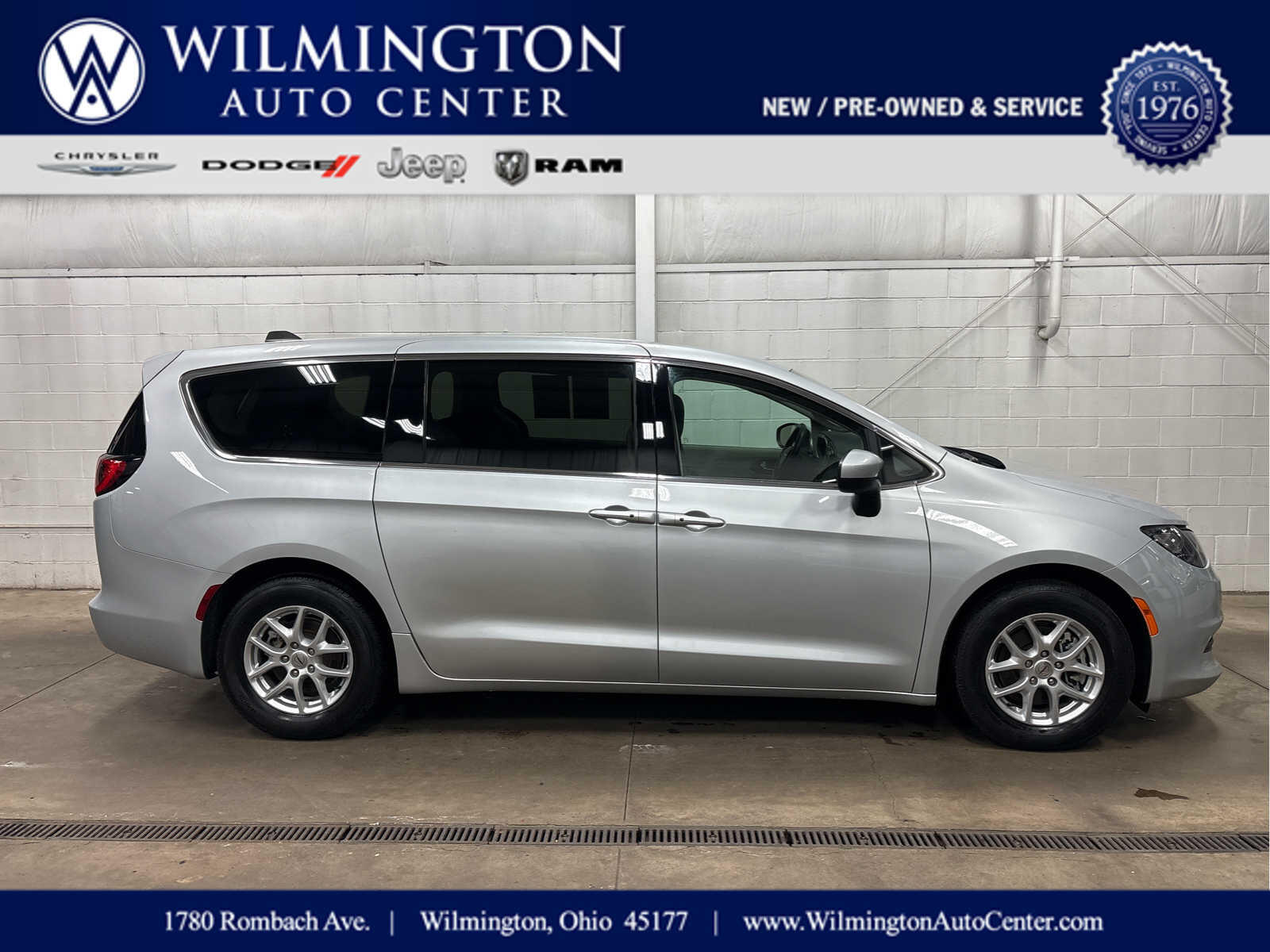 Used 2022 Chrysler Voyager LX's photo