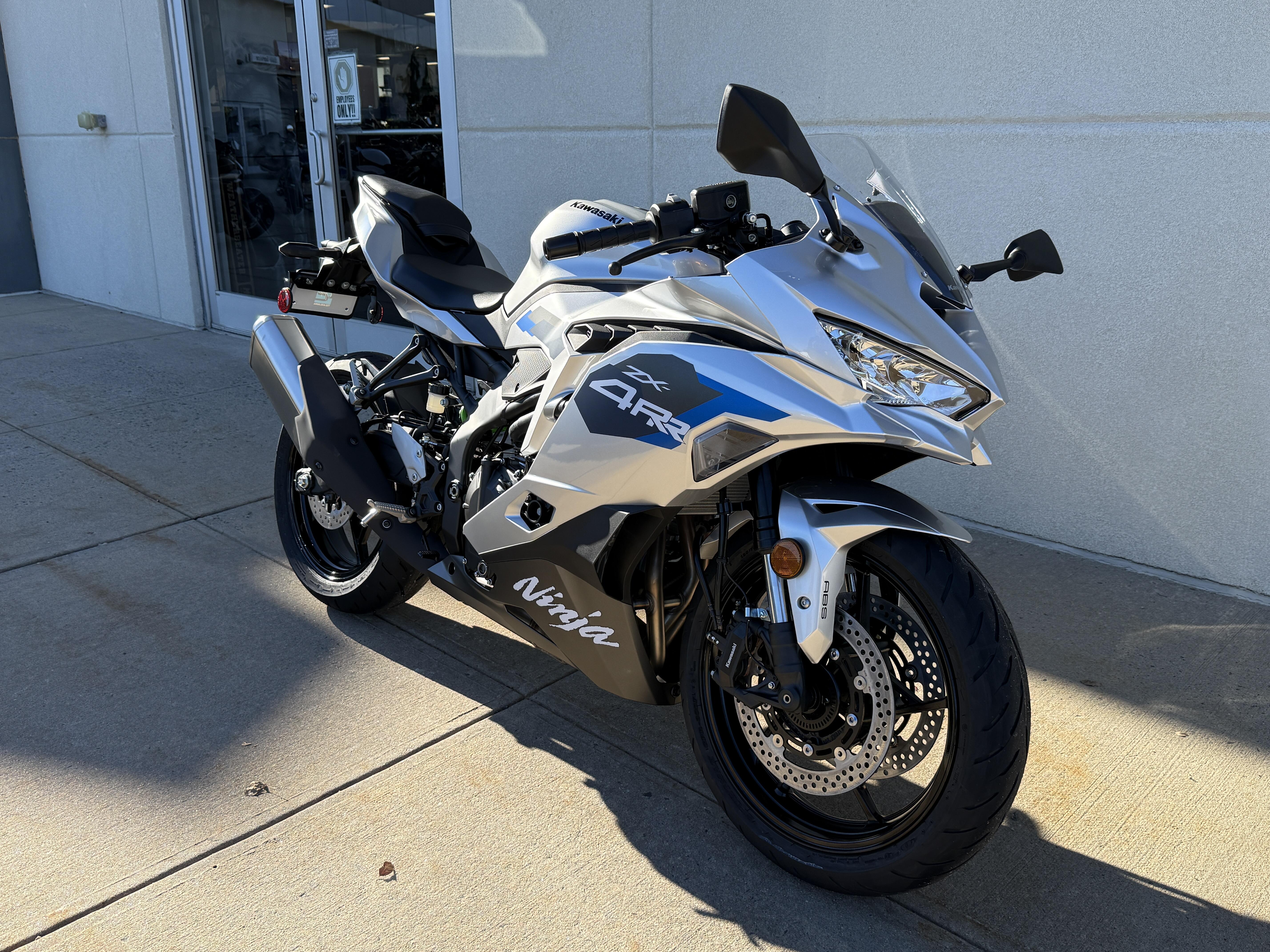 2027 Kawasaki NINJA ZX4RR ABS
