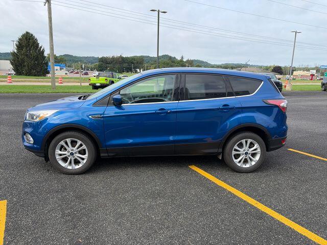 Used 2017 Ford Escape SE with VIN 1FMCU0GD5HUB43214 for sale in Prairie du Chien, WI