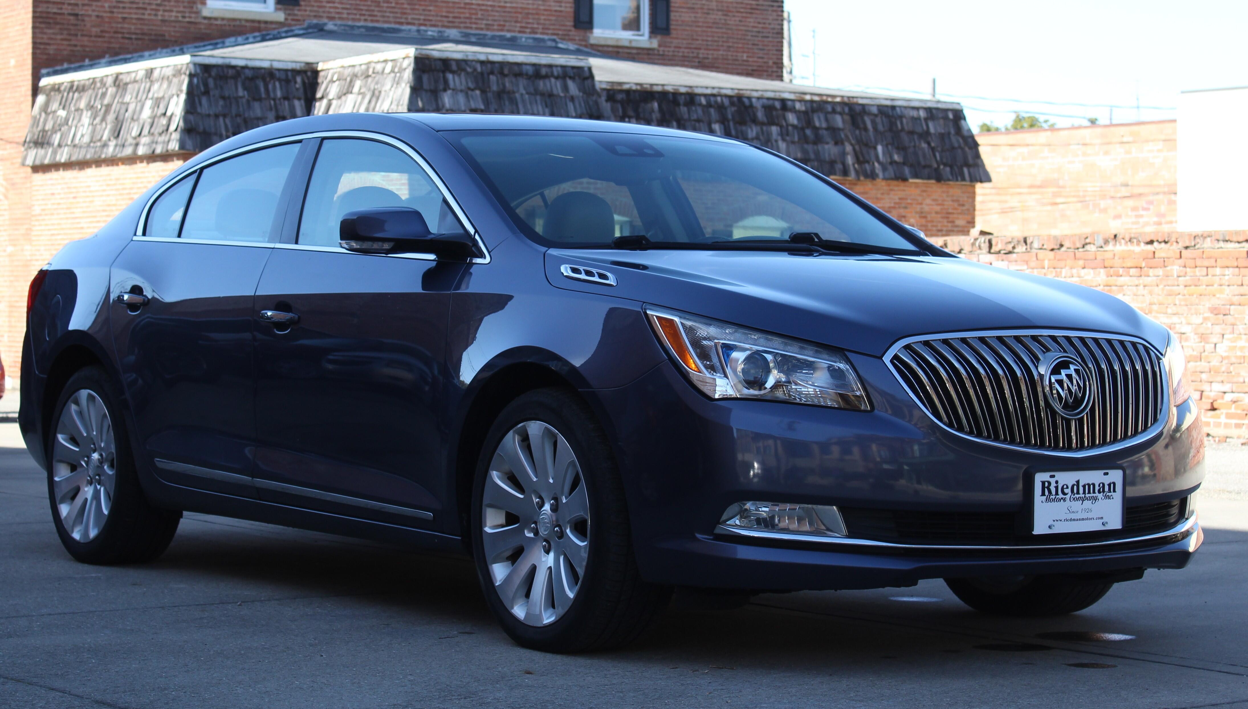 Used 2014 Buick LaCrosse Premium with VIN 1G4GE5G38EF251295 for sale in Connersville, IN