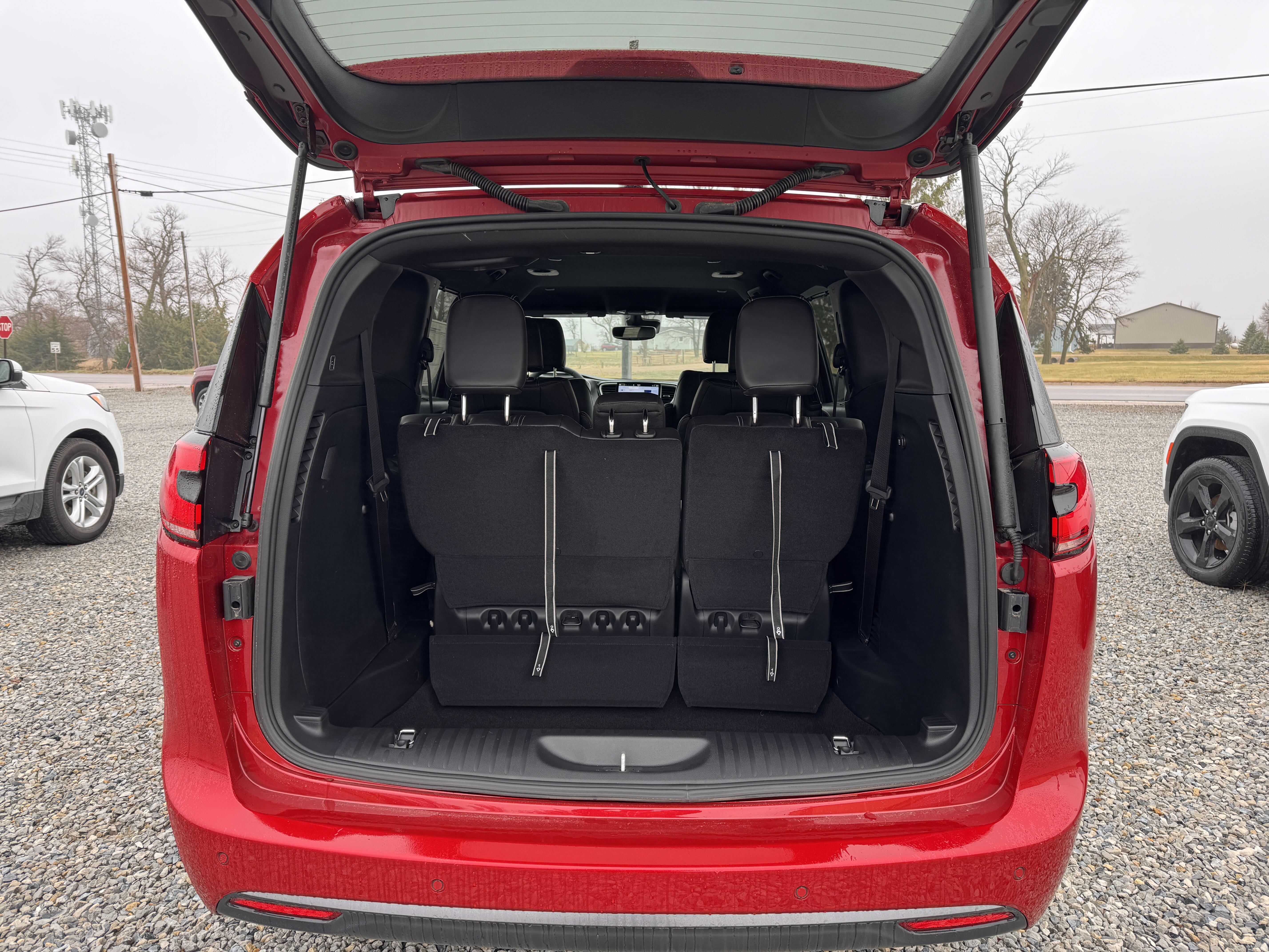 2026 Chrysler Pacifica Select - Photo 7