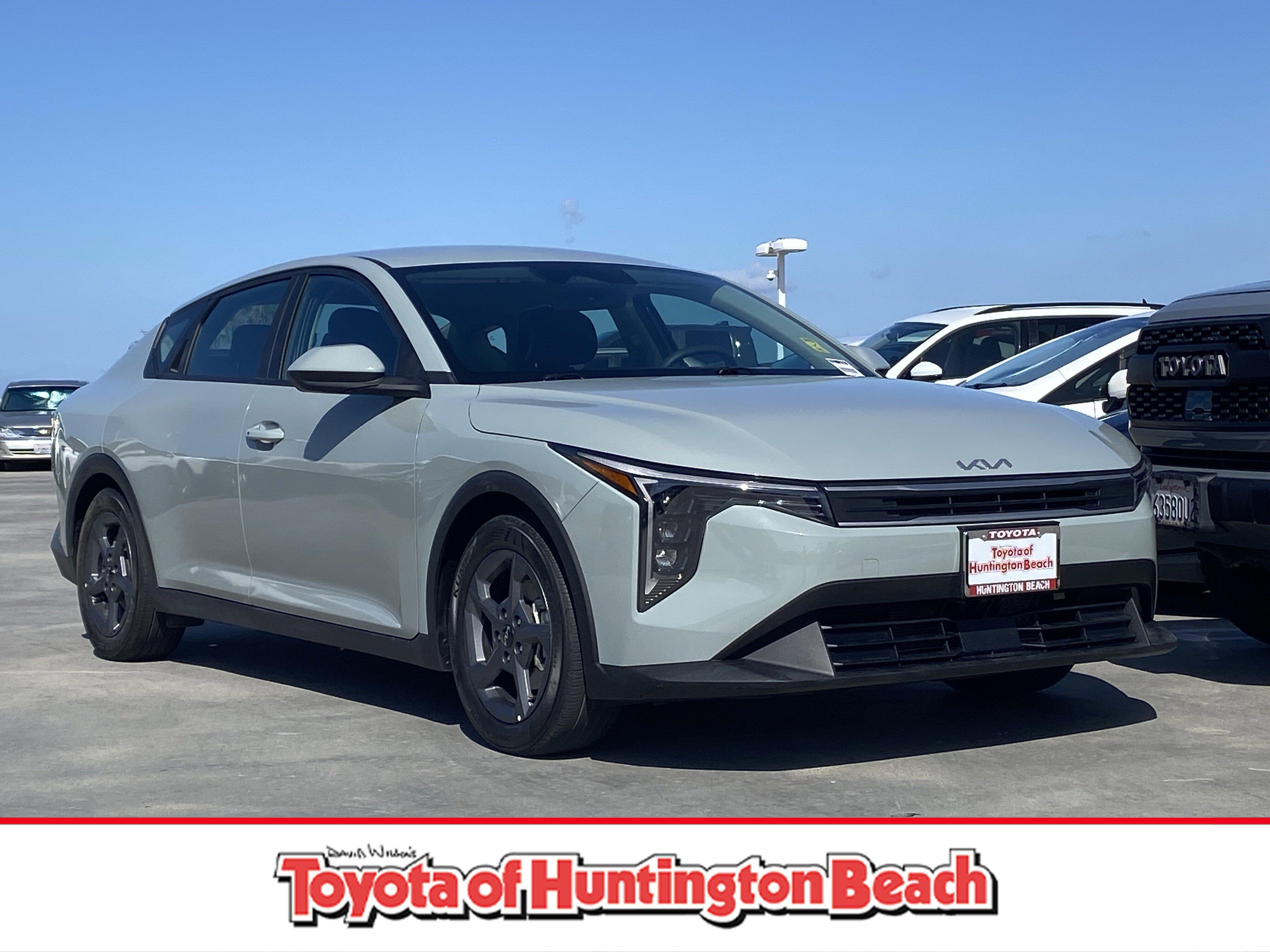 2025 Kia K4 LXS AT's photo