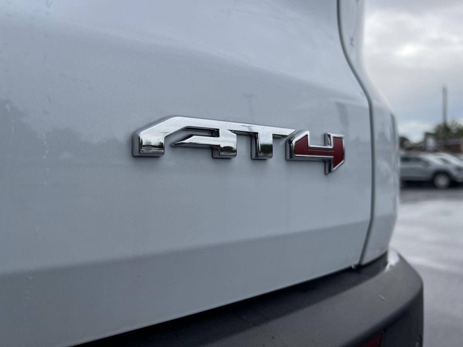 2026 GMC Acadia AT4 - Photo 8