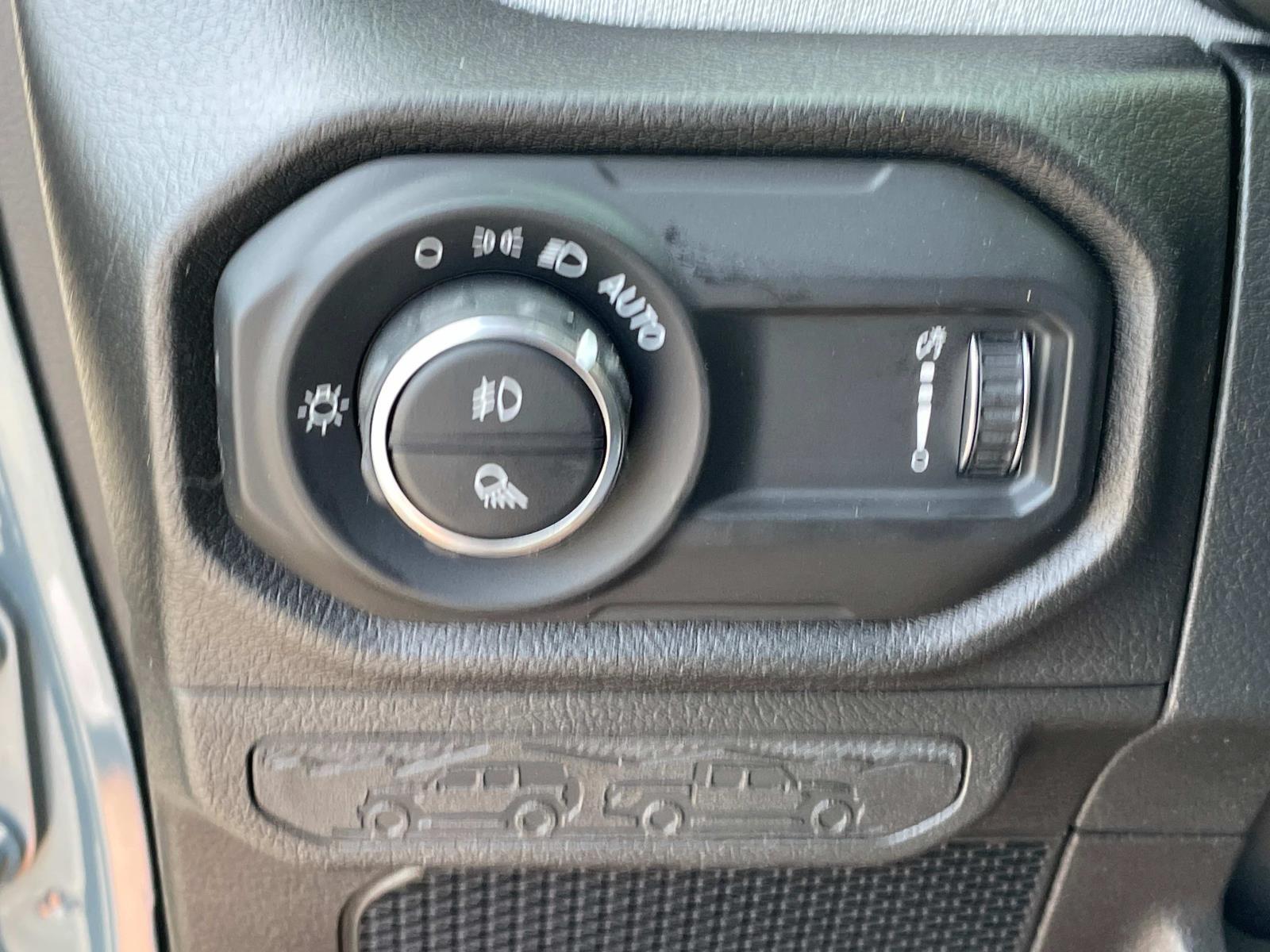 2025 Jeep Gladiator Willys - Photo 15