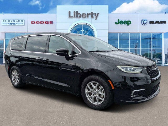 2025 Chrysler Pacifica Select