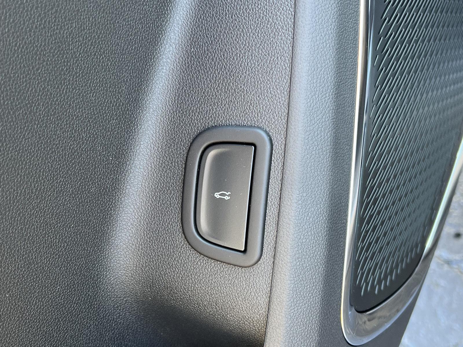 2027 GMC Acadia Denali Ultimate - Photo 18