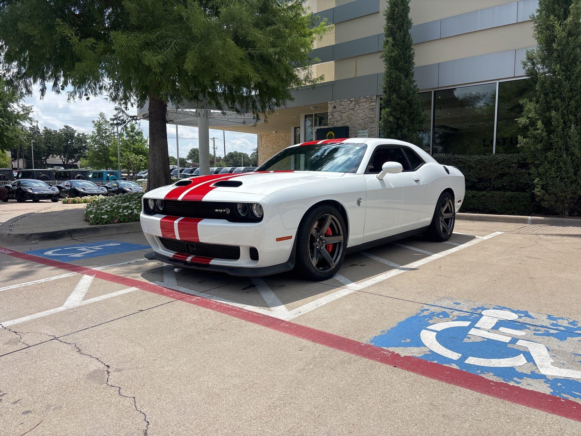 2023 Dodge Challenger SRT Hellcat Jailbreak Auto's photo