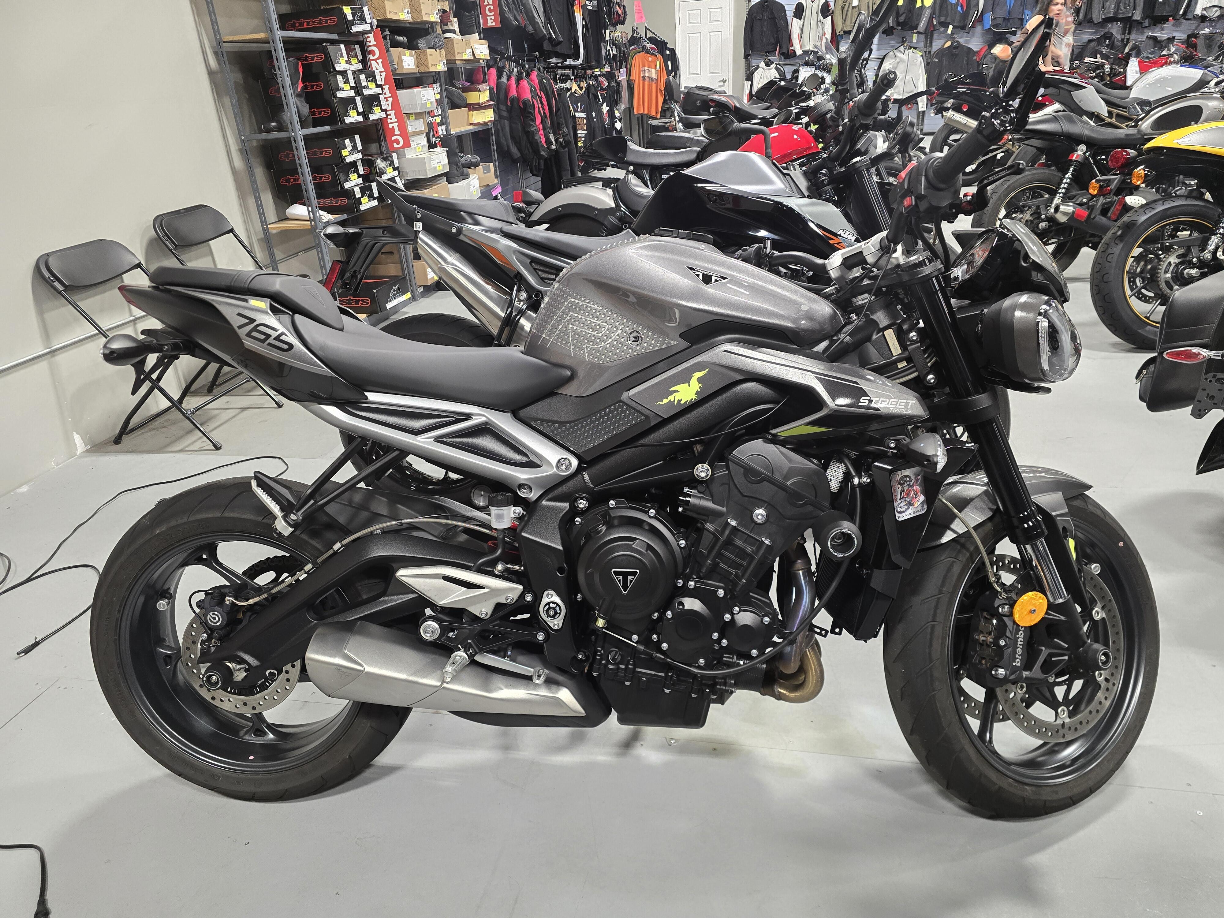 2024 Triumph Street Triple 765 R